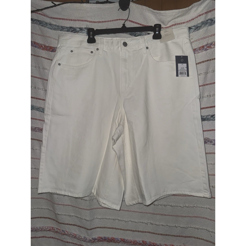 NWT Universal Thread Women's Size 17 Off-White Long Shorts High Rise Relaxed